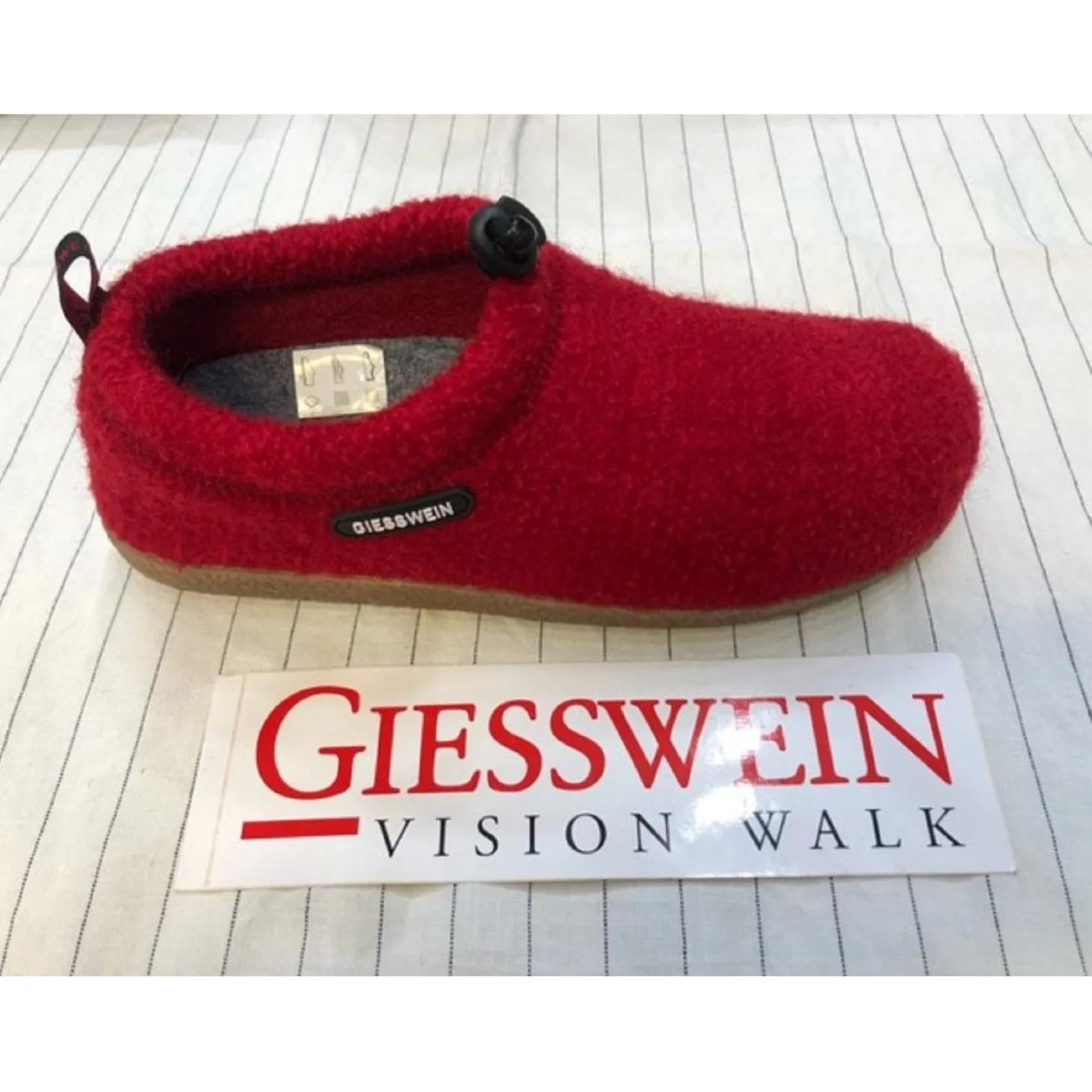 giesswein_chaussons_vent__0.webp Giesswein chaussons vent rouge