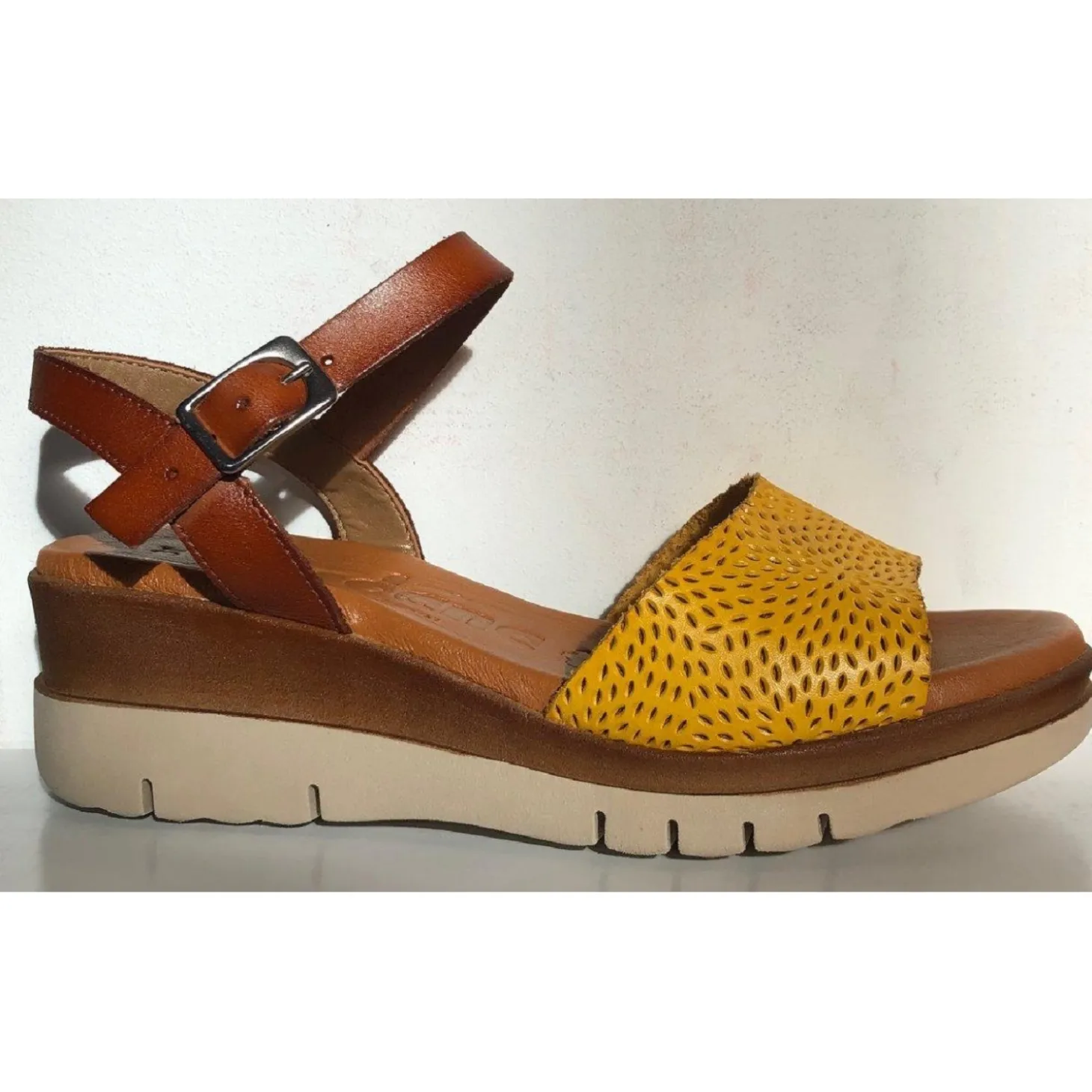 jordana_nu_pieds_sandales_0-3.webp Jordana nu pieds sandales 4192 jaune