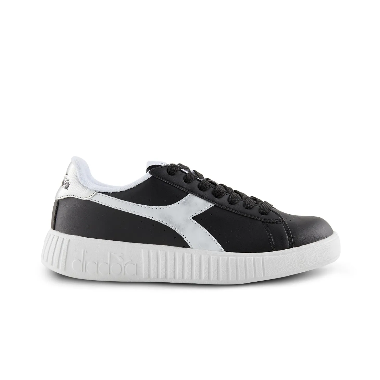 diadora_baskets_et_sneake_0-1.webp Diadora baskets et sneakers 175 737 noir