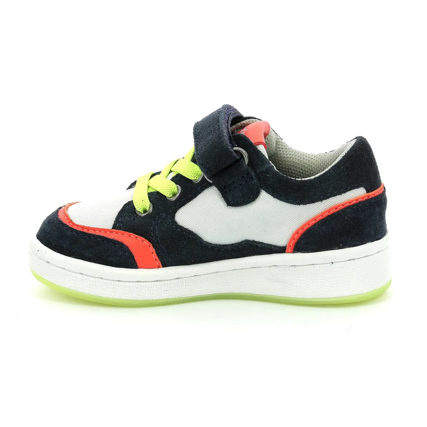 kickers_baskets_et_sneake_1-17.webp Kickers baskets et sneakers biskuit marine