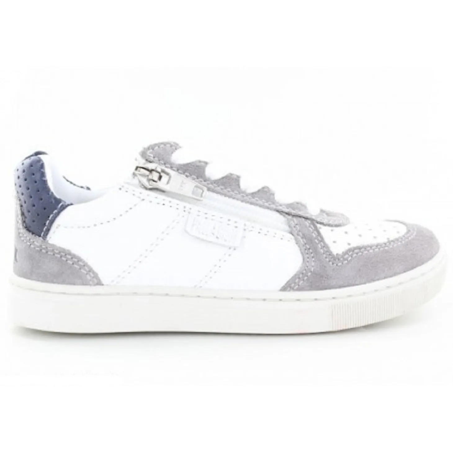 palladium_baskets_et_snea_1-2.webp Palladium baskets et sneakers vicking 05 blanc